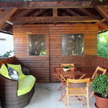 Pod Orehi Bed & Breakfast Postojna