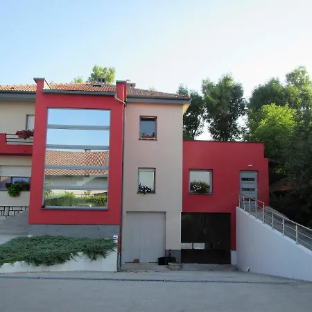 Pod Orehi Bed & Breakfast 2*