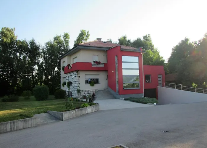 فندق مبيت وإفطار Pod Orehi بوستوينا