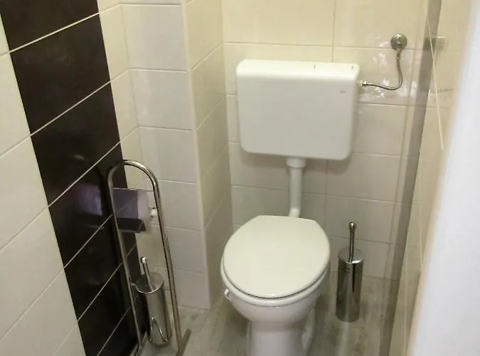 فندق مبيت وإفطار Pod Orehi بوستوينا