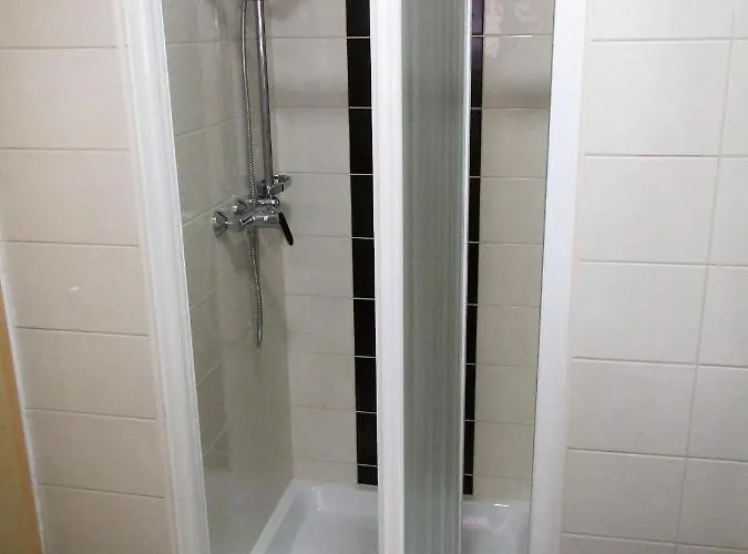 فندق مبيت وإفطار Pod Orehi 2*