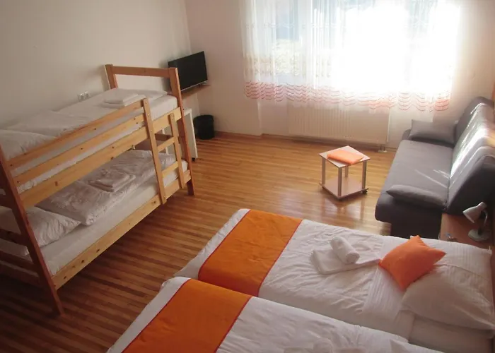 Pod Orehi فندق مبيت وإفطار 2*